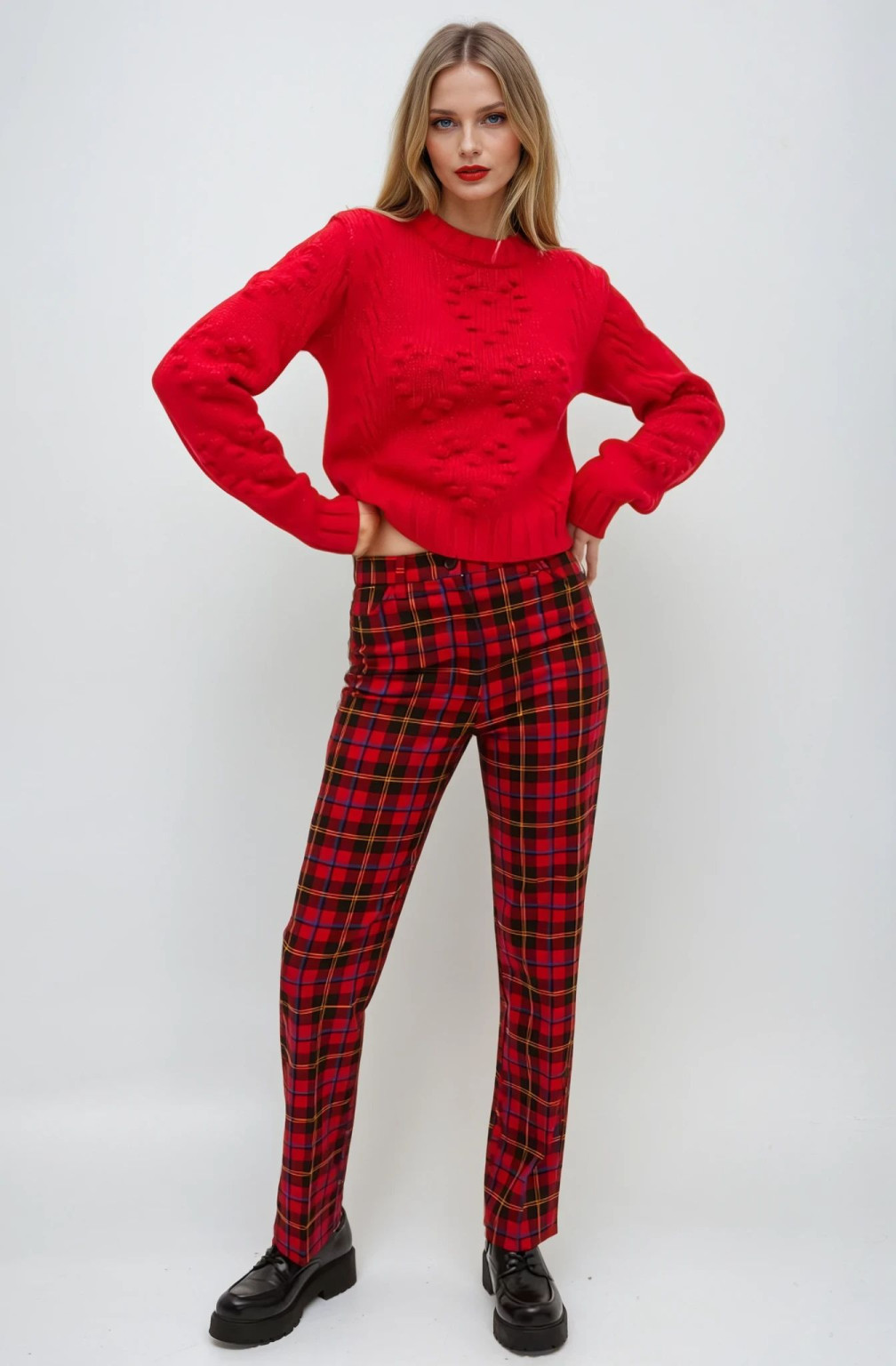 CZERWONY SWETER TEKSTURA