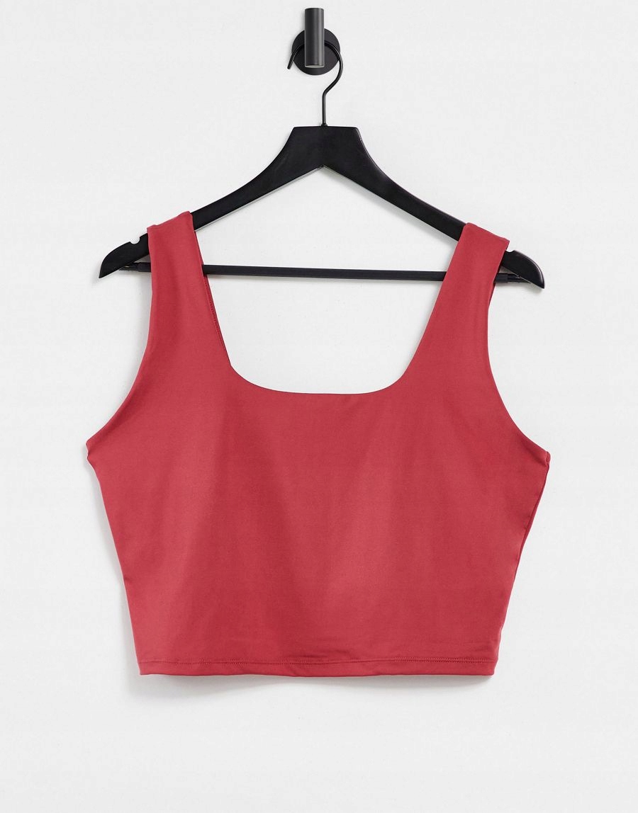 czerwony sportowy top