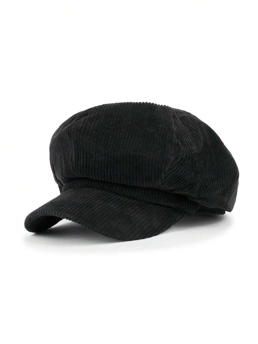 czarny beret z daszkiem