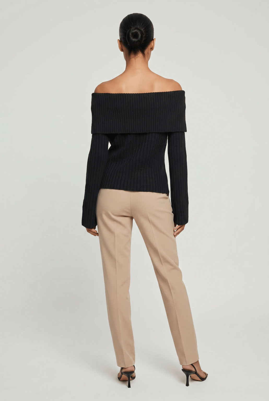 sweter odkryte ramiona 