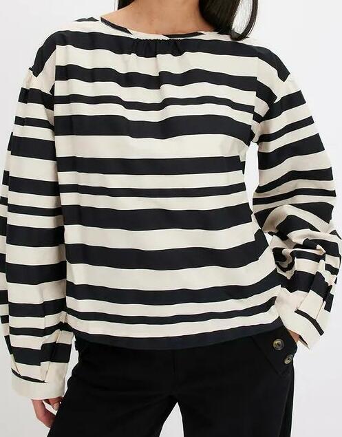 BLUZKA OVERSIZE W PASKI