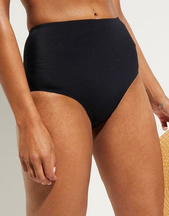 czarny dół od bikini 