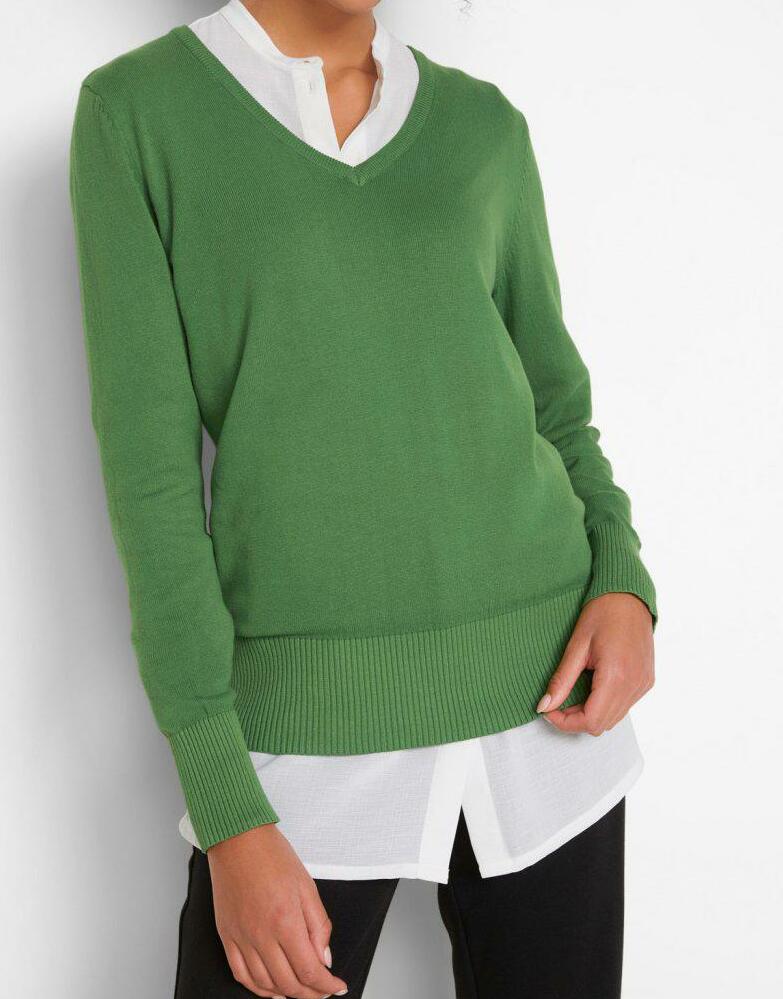 SWETER Z DEKOLTEM W SEREK 