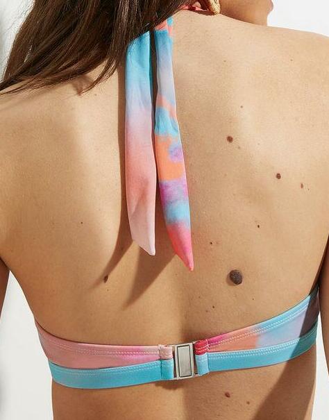 GÓRA OD BIKINI