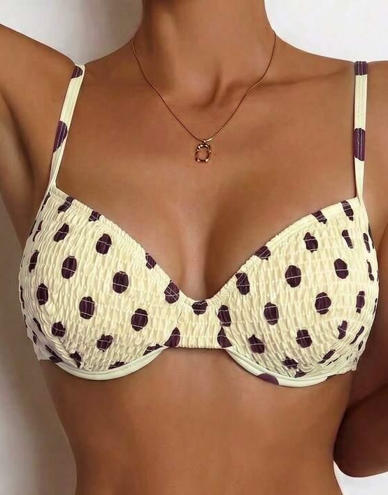 góra od bikini groszki