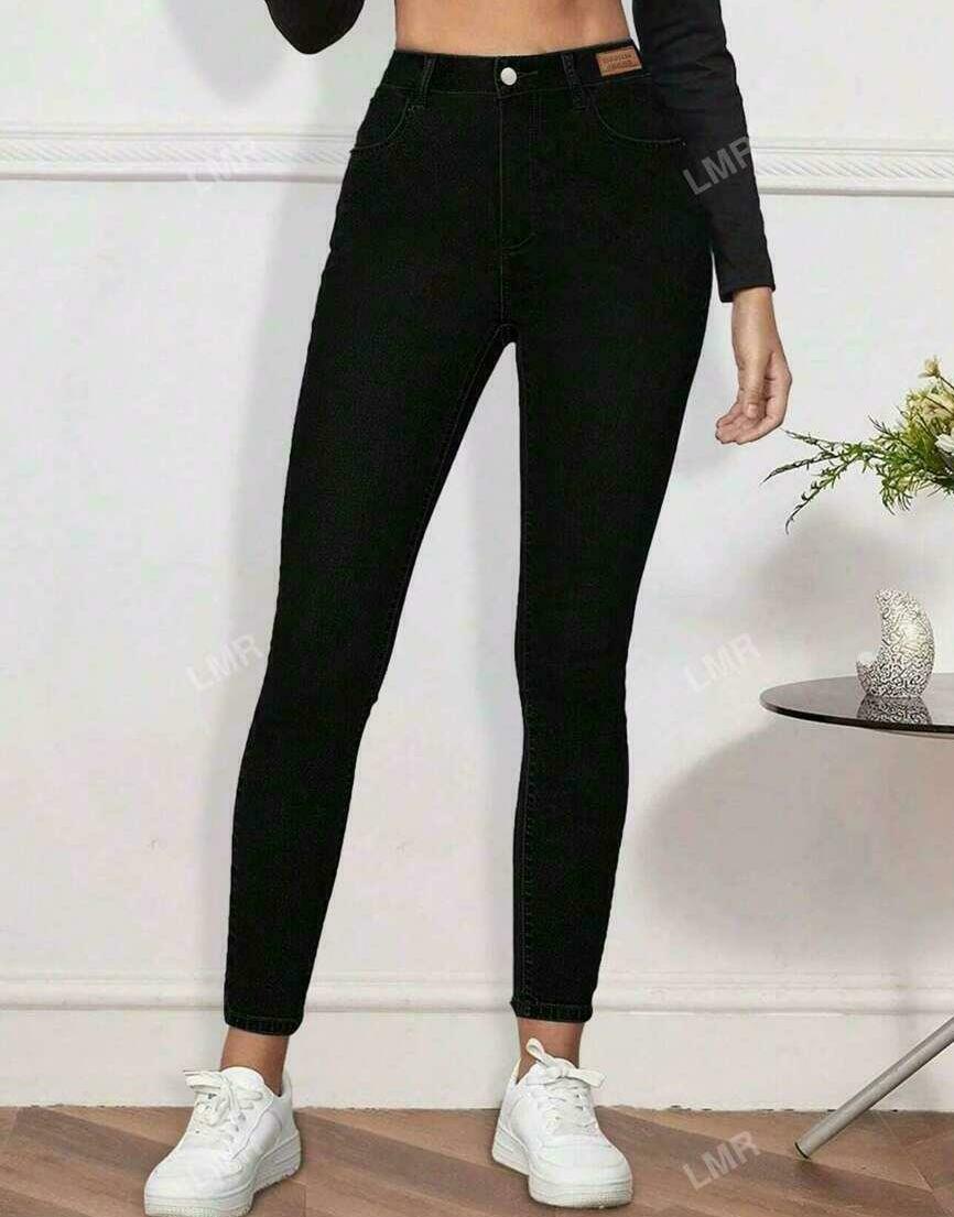 CZARNE SPODNIE JEANS RURKI 