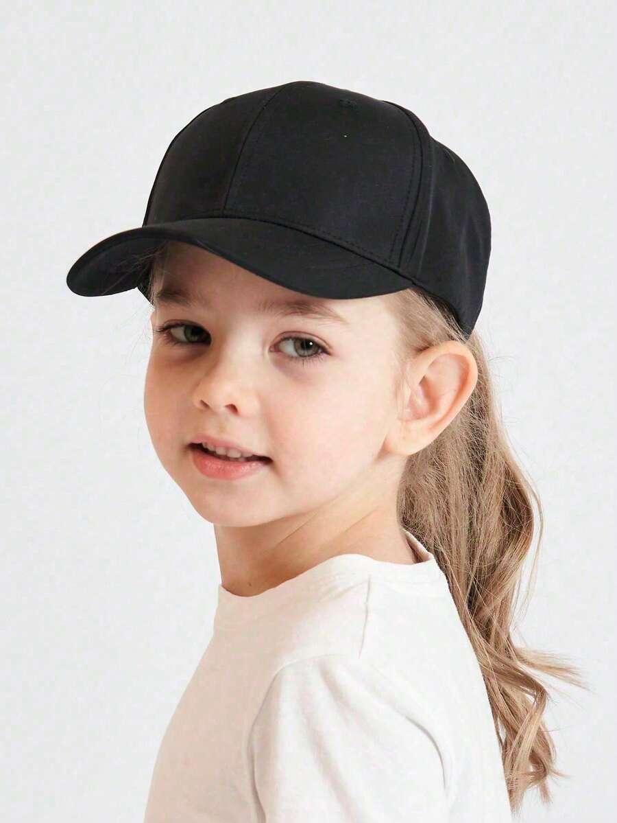 CZARNA CZAPKA Z DASZKIEM WYCIĘCIE