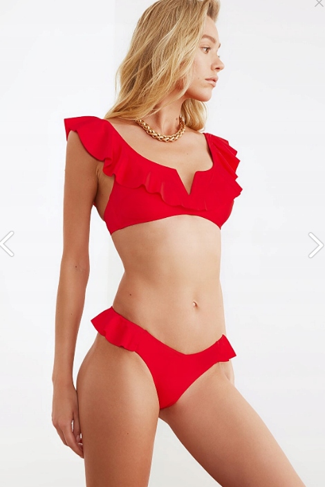 czerwony dół od bikini falbany