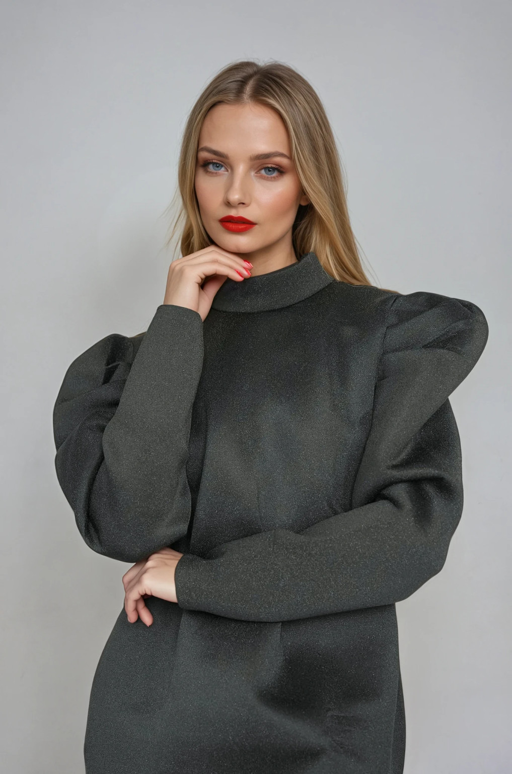 CZARNA MINI SUKIENKA ODKRYTE PLECY