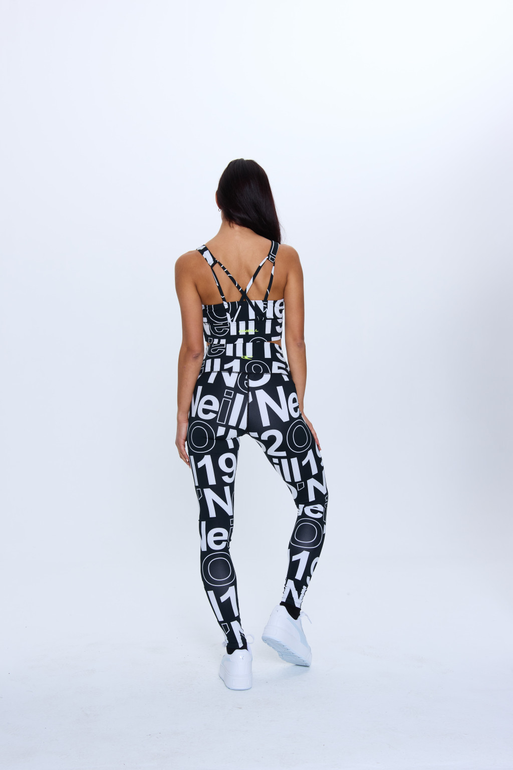 sportowy top napisy kontrast 1850041-31013