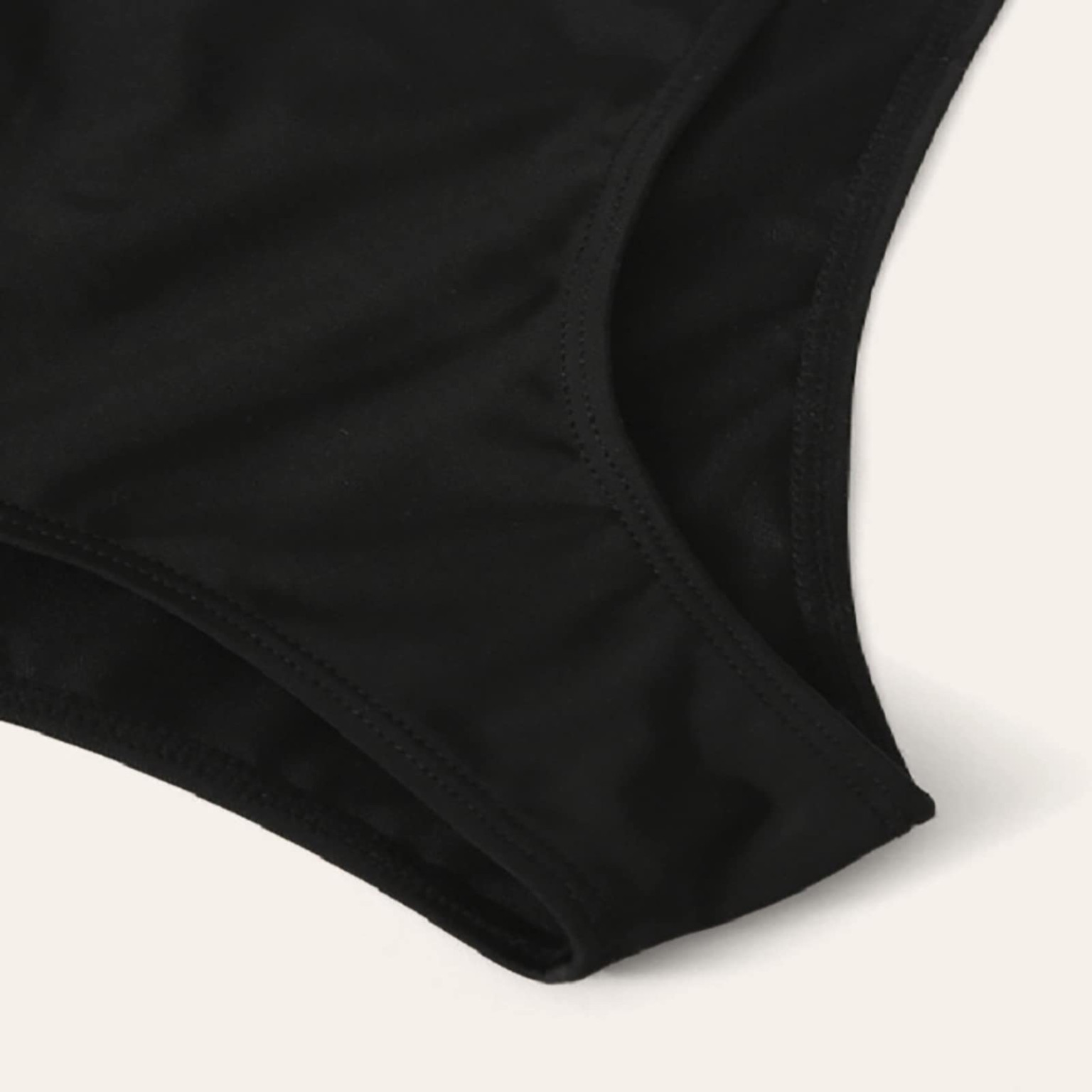 CZARNY DÓŁ OD BIKINI MARSZCZENIE