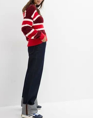 SWETER W PASKI