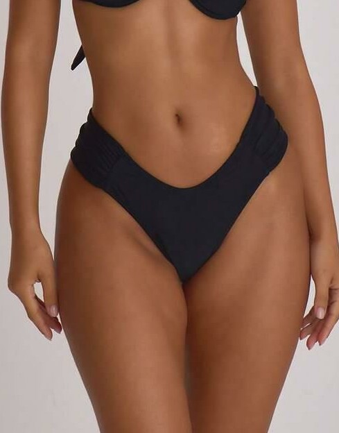 DÓŁ OD BIKINI