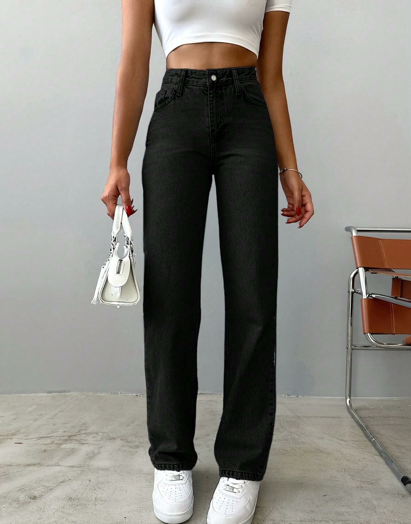 czarne spodnie jeans prosta nogawka