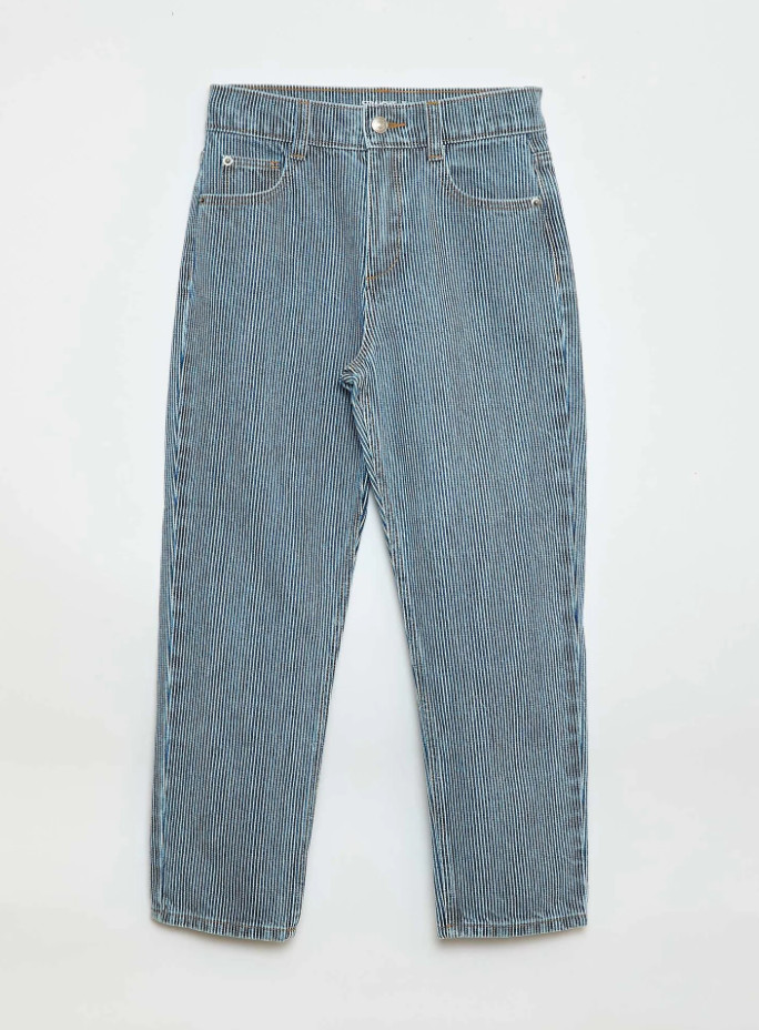 niebieskie spodnie jeans paski