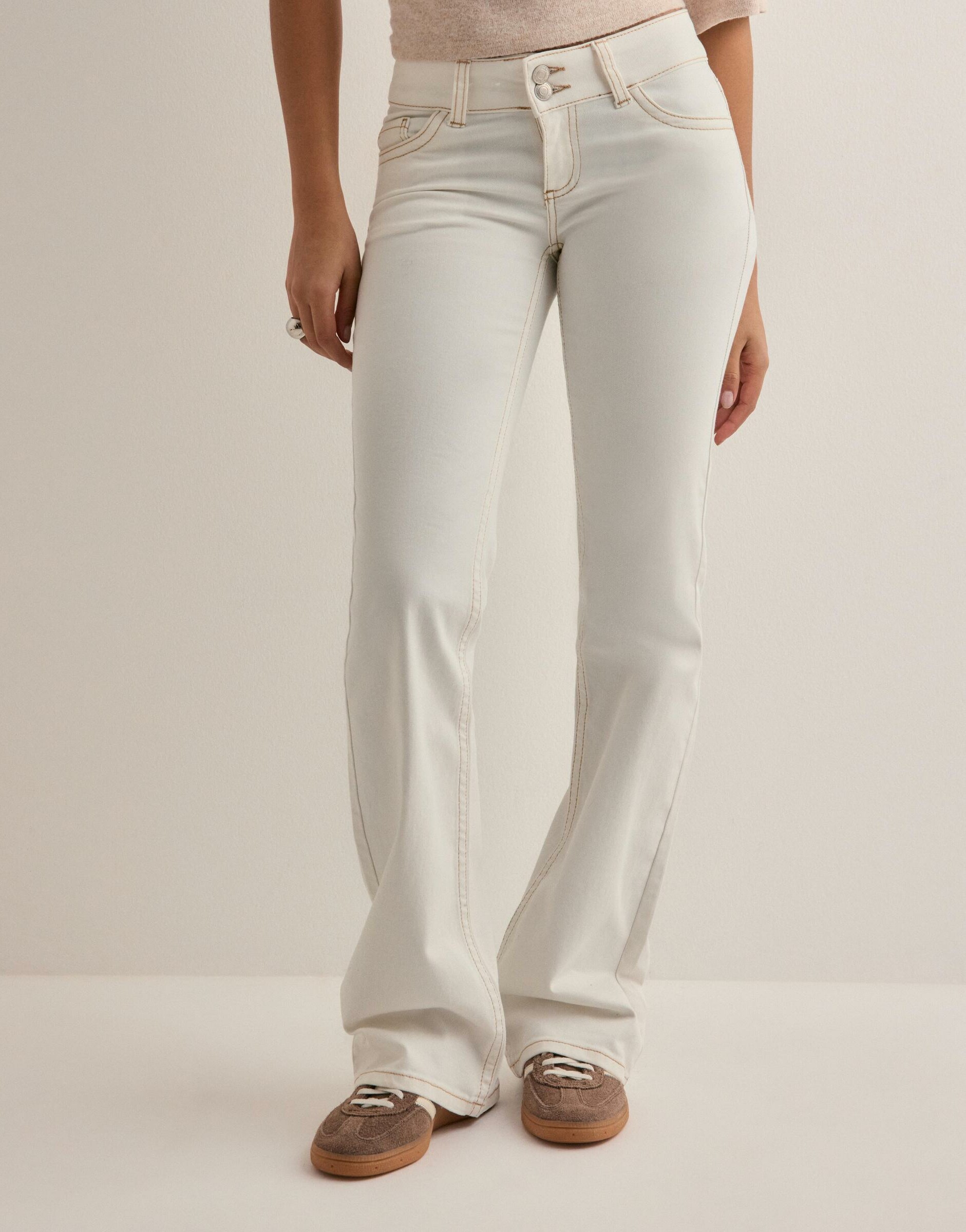 BIAŁE SPODNIE BOOTCUT