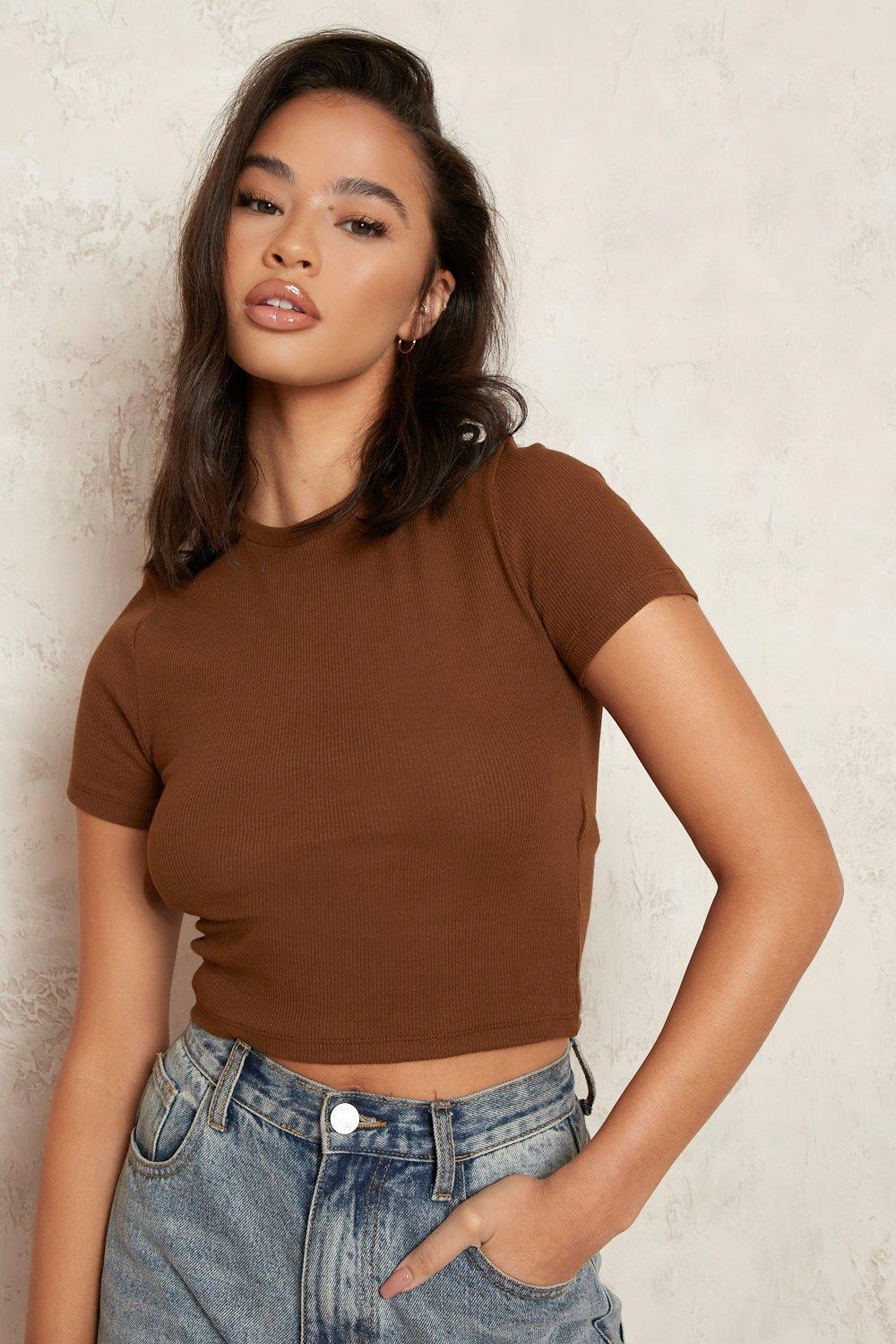 brązowy crop top krótki rękaw prążki