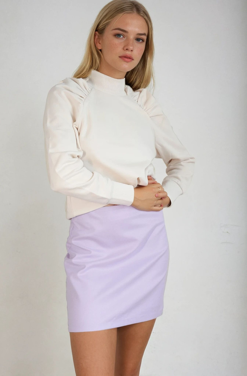 fioletowa mini spódnica