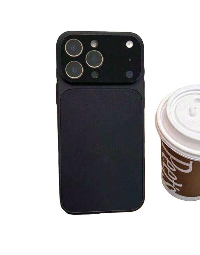 czarne etui na telefon iPhone 17