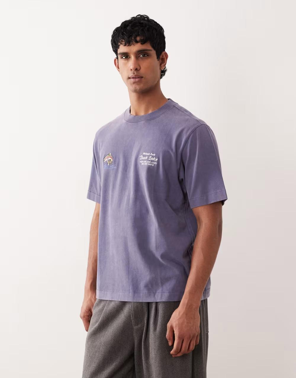 niebieski t-shirt haft