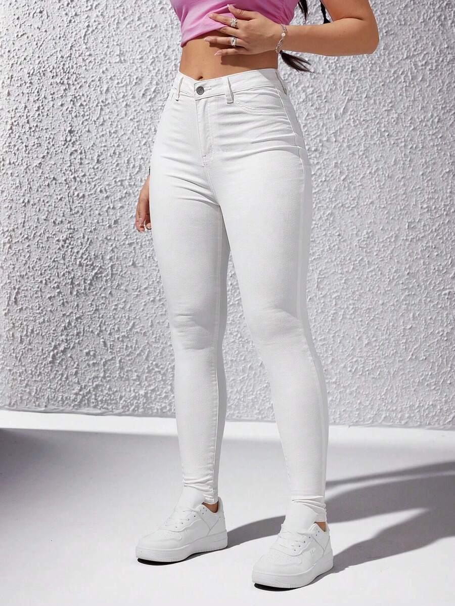 białe spodnie jeans