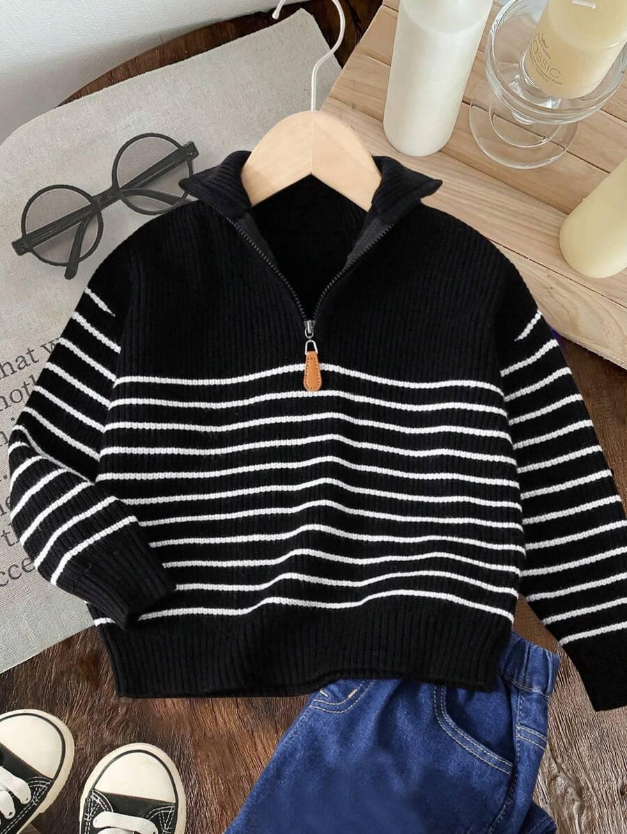 czarny sweter paski
