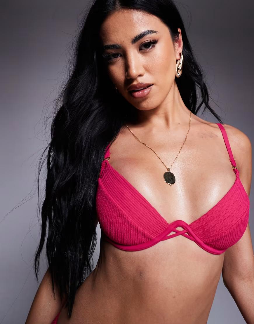 różowa góra od bikini tekstura 