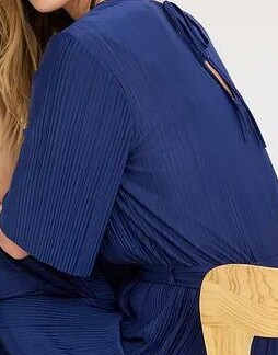 KOMBINEZON DAMSKI PLUS SIZE Z OKRĄGŁYM DEKOLTEM I RĘKAWEM 3/4