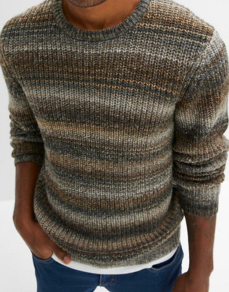 SWETER W PASKI
