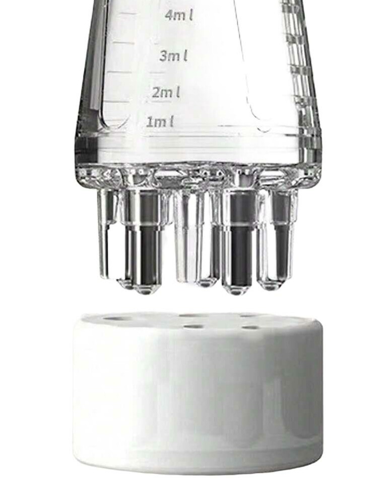 mini szczotka z atomizerem do skóry głowy