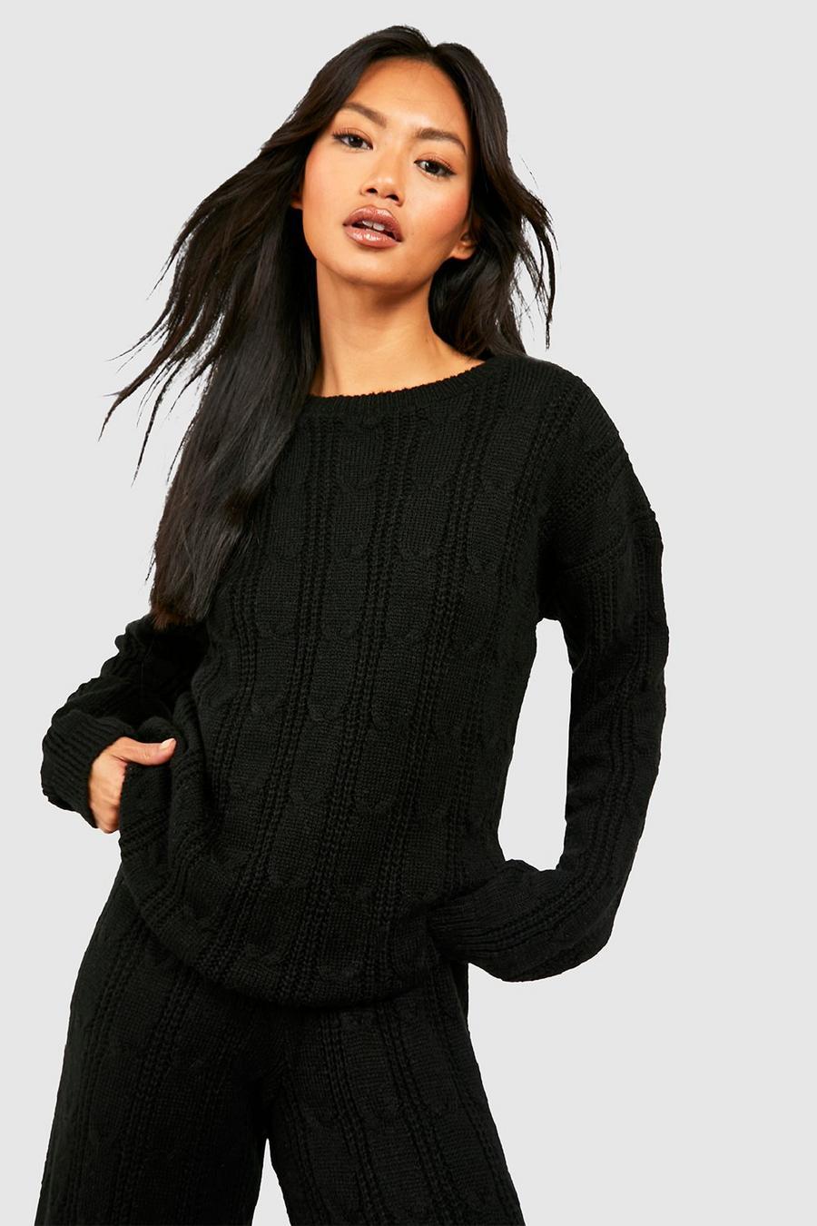 czarny sweter oversize