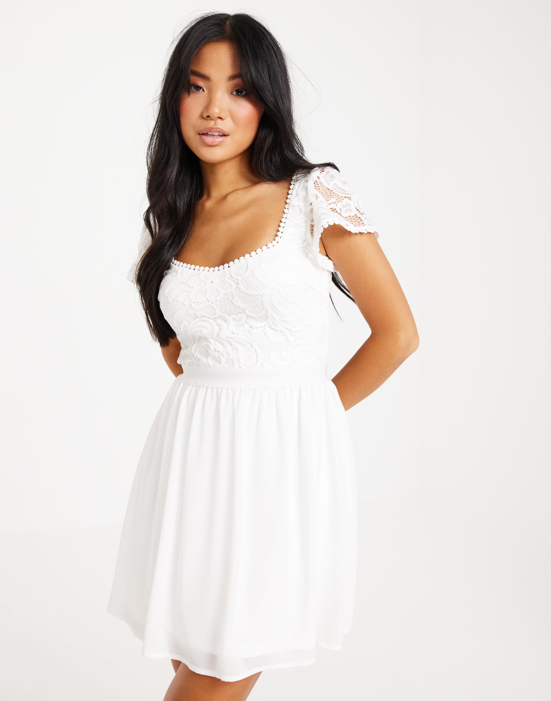biała mini sukienka koronka krótki rękaw