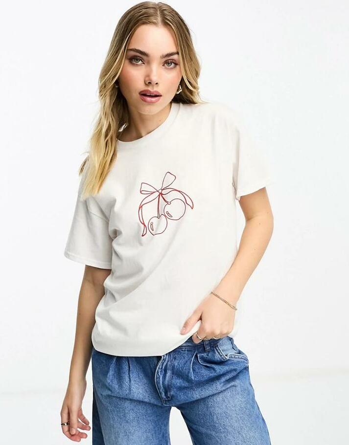 KLASYCZNY BIAŁY T-SHIRT OVERSIZE OKRĄGŁY DEKOLT PRINT