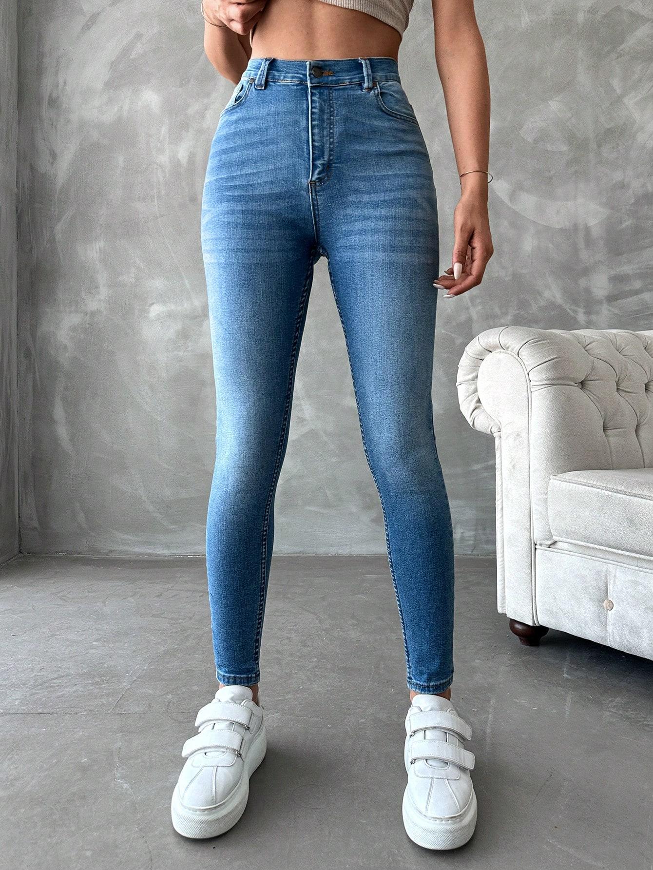 niebieskie spodnie jeans rurki wysoki stan 