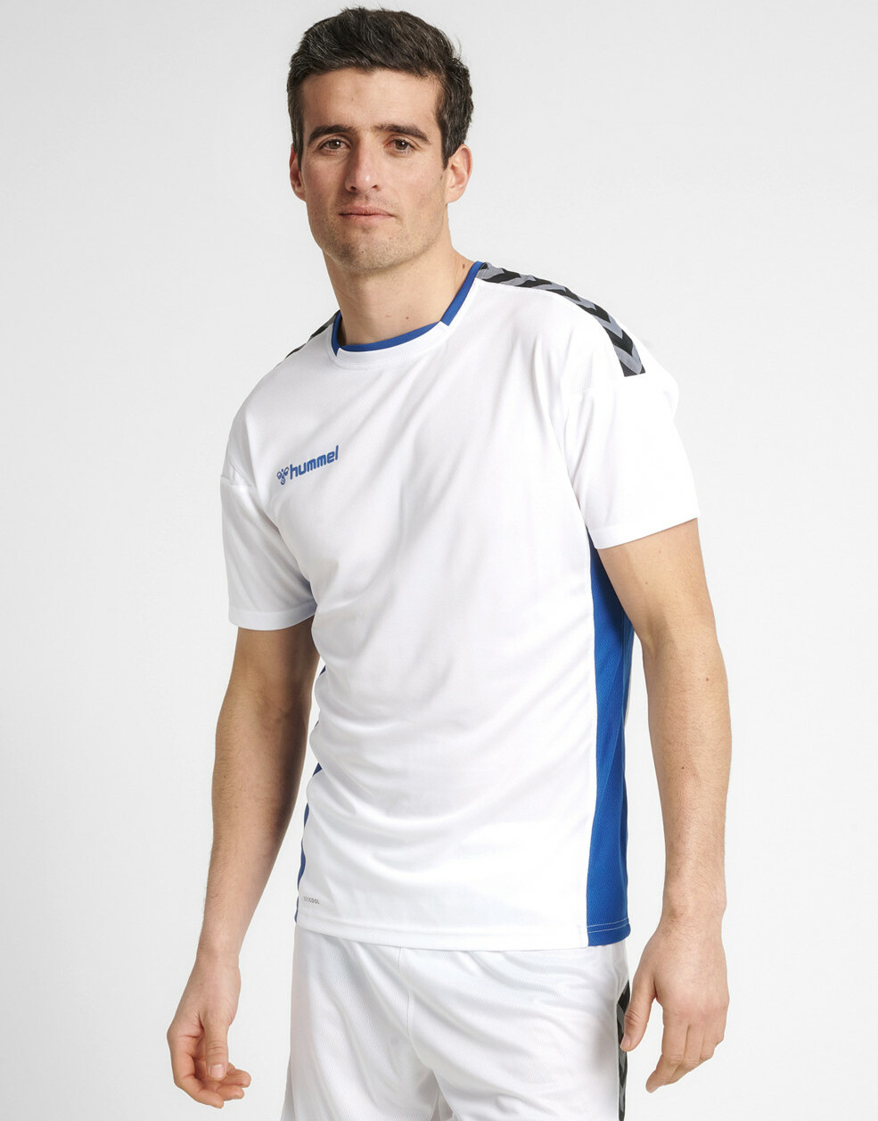 biała koszulka sportowa krótki rękaw logo kontrast