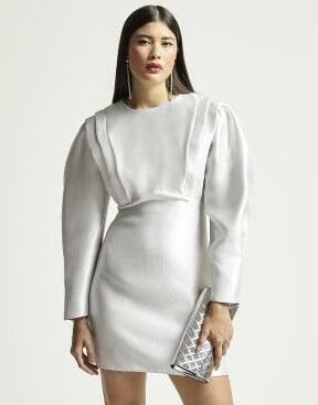 srebrna mini sukienka z długim rękawem