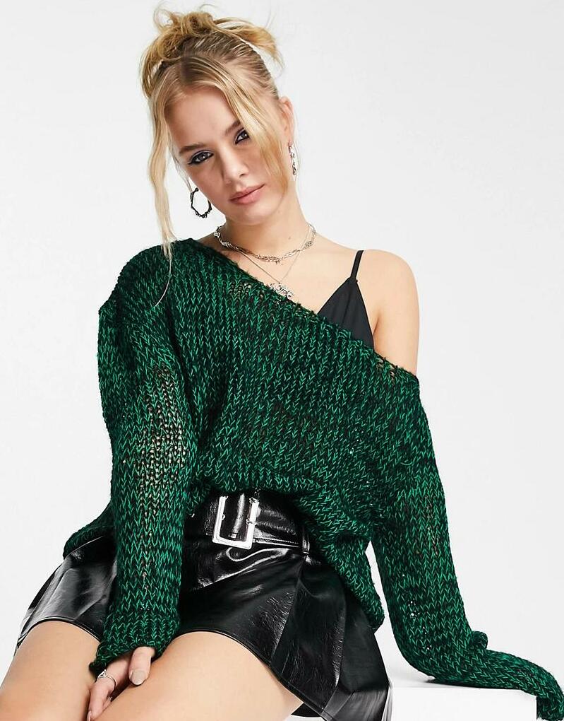 zielony luźny sweter asymetria