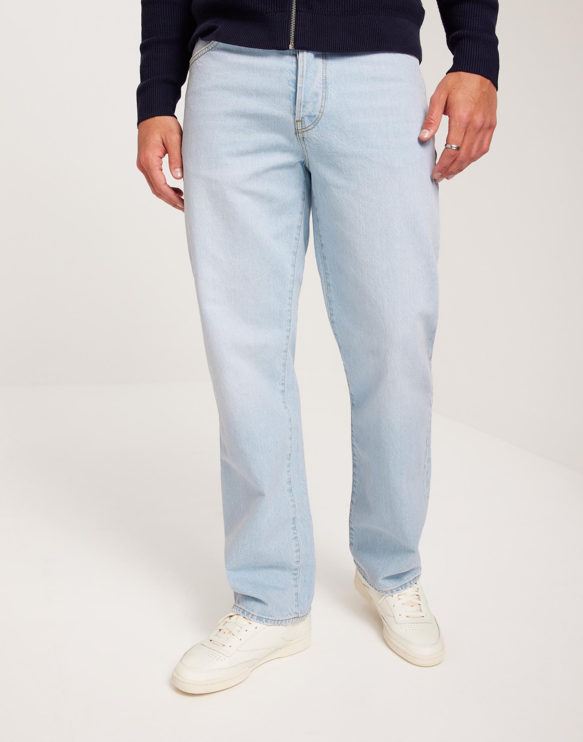 proste spodnie jeans kieszenie 