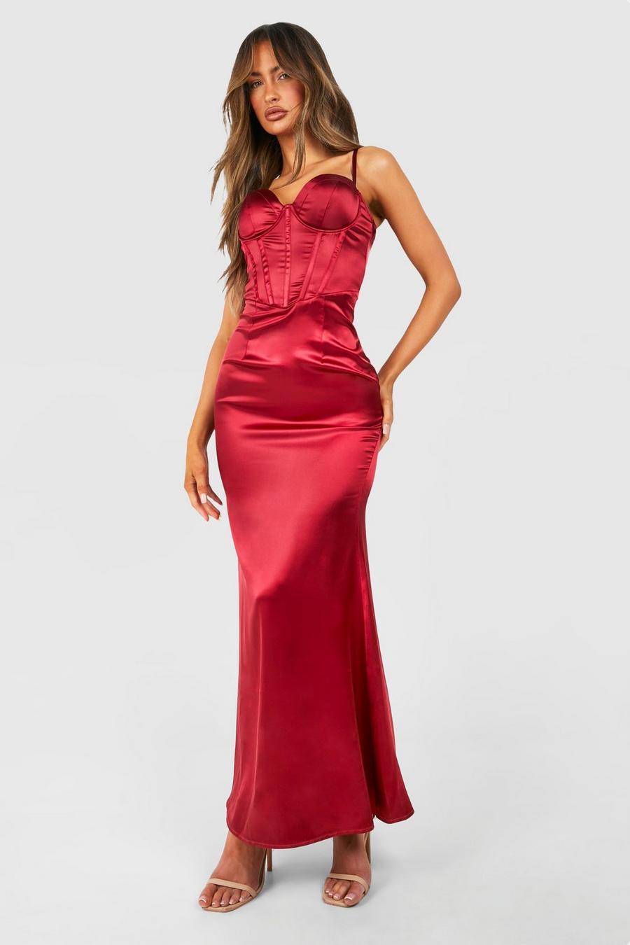 czerwona satynowa maxi sukienka ramiączka