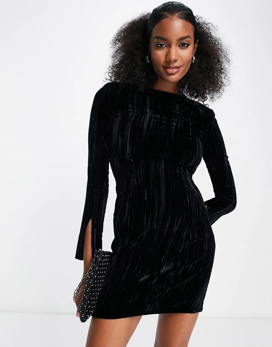 czarna welurowa sukienka mini tekstura