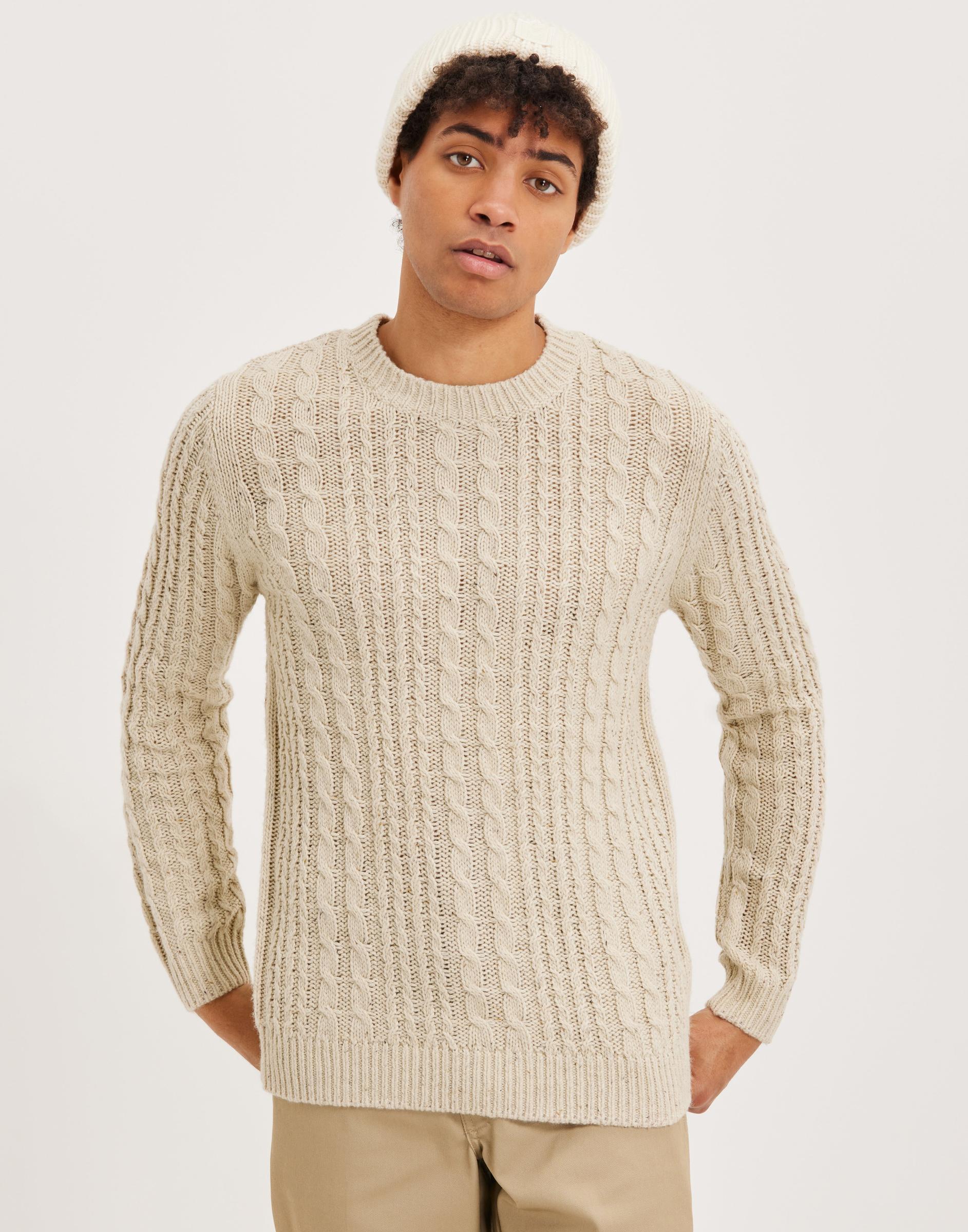 beżowy sweter okrągły dekolt tekstura