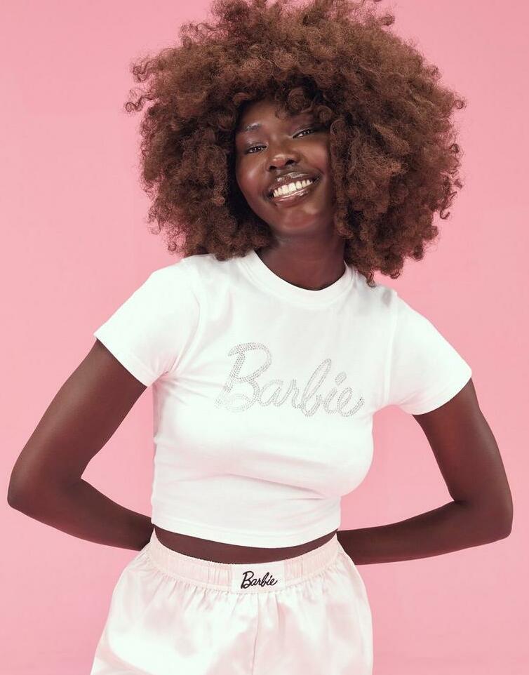 krótki biały t-shirt zdobienie napis Barbie