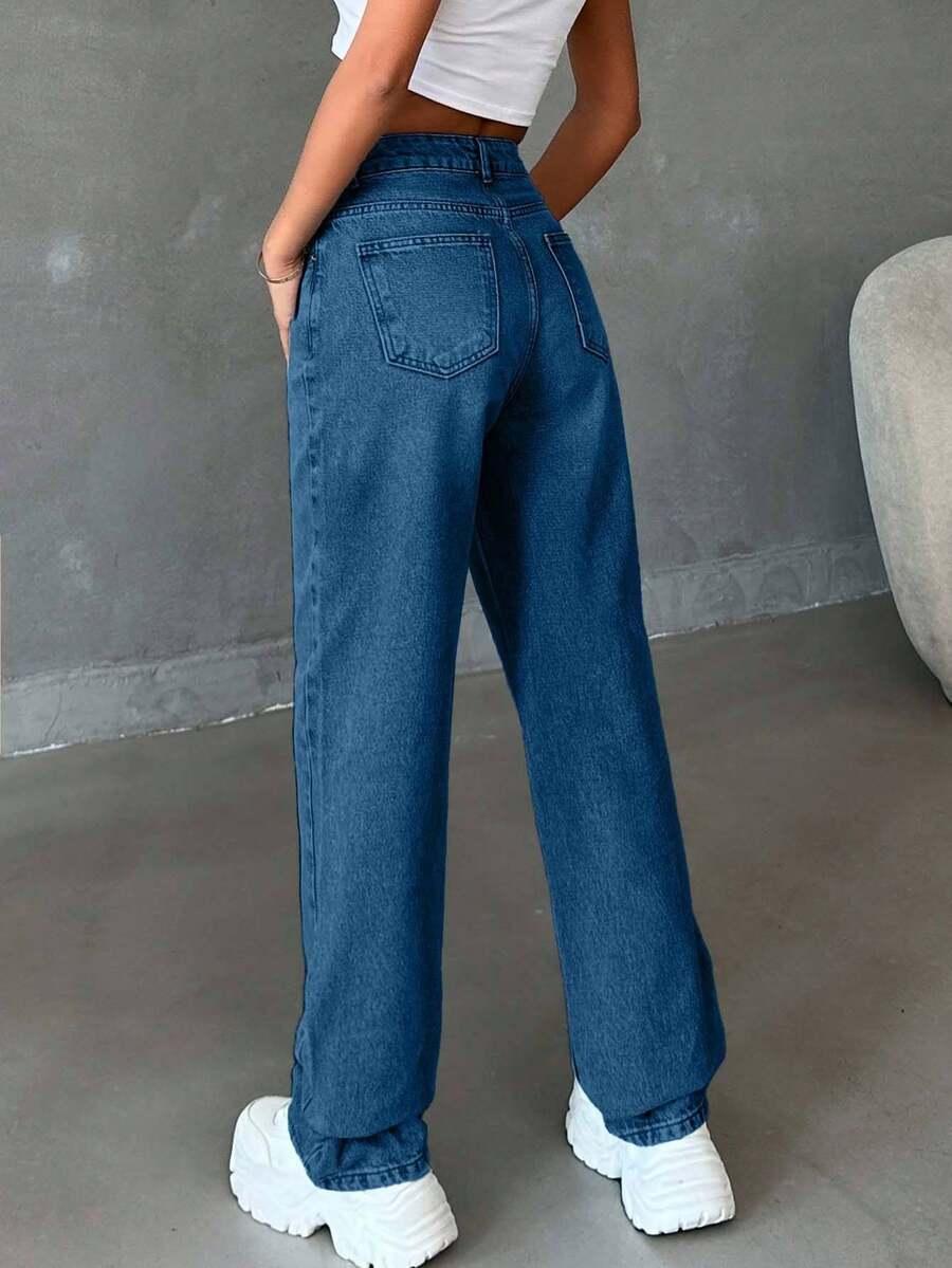 niebieskie spodnie jeans 