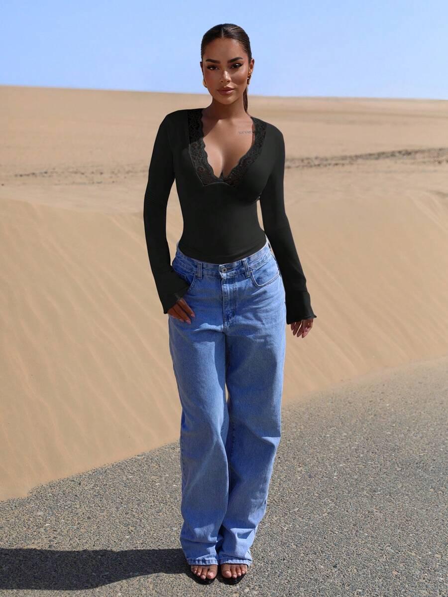CZARNA BLUZKA V NECK KORONKA