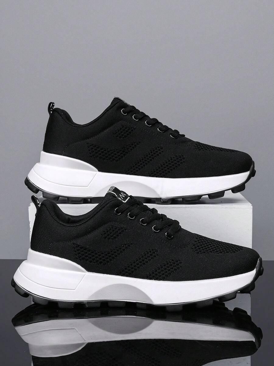 czarne buty sportowe 