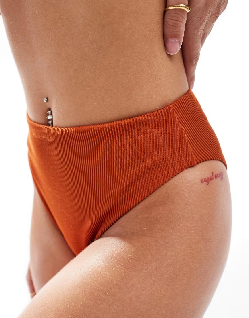 pomarańczowy dół od bikini