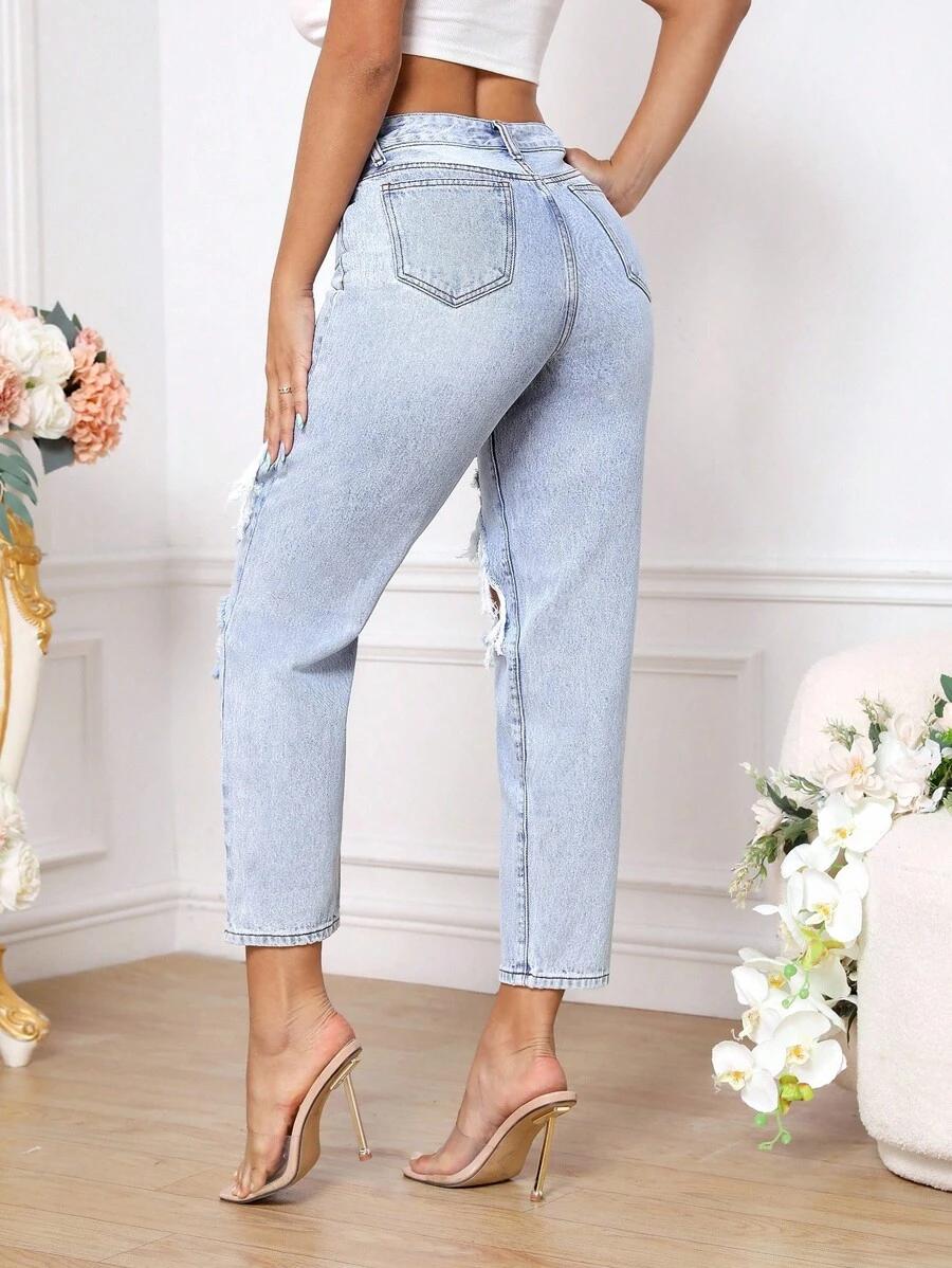 niebieskie spodnie jeans 
