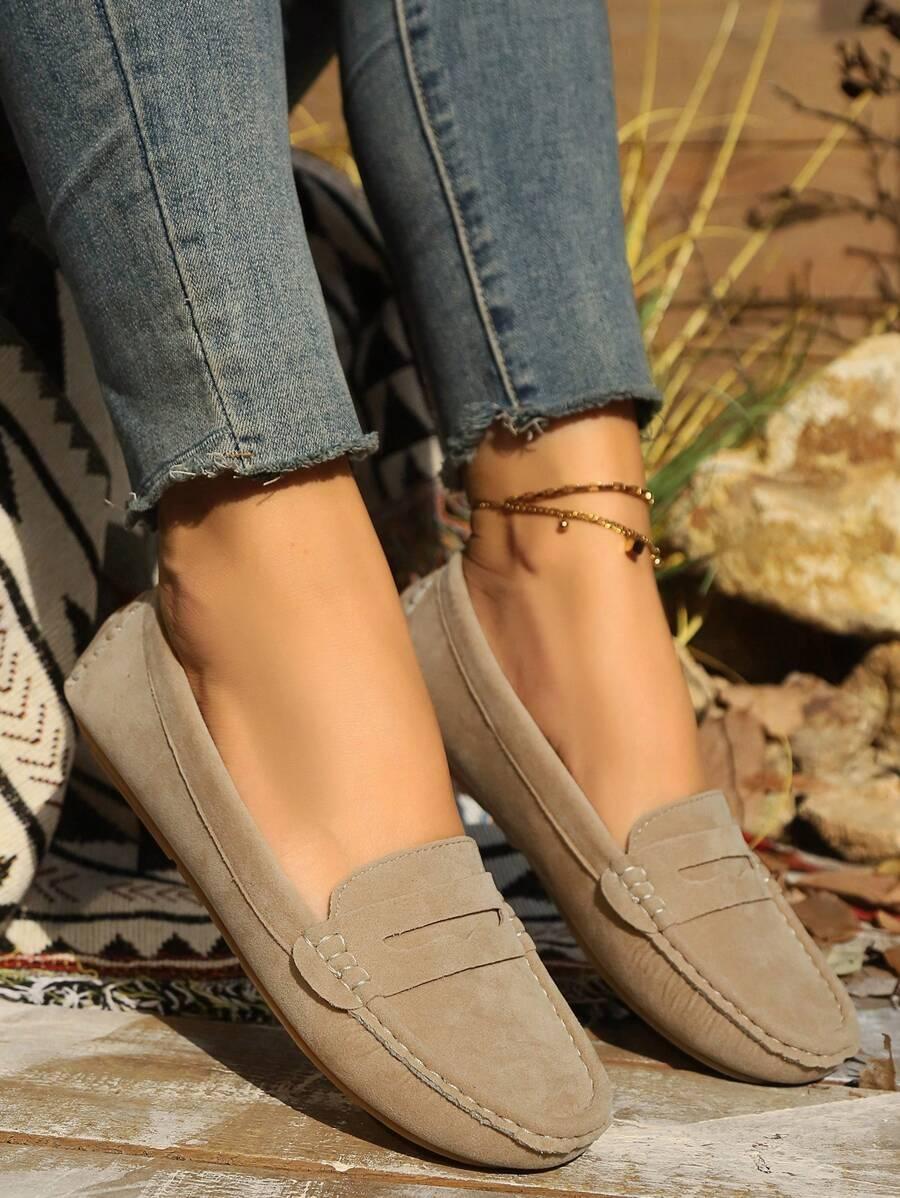 BEŻOWE BUTY WSUWANE ZAMSZ