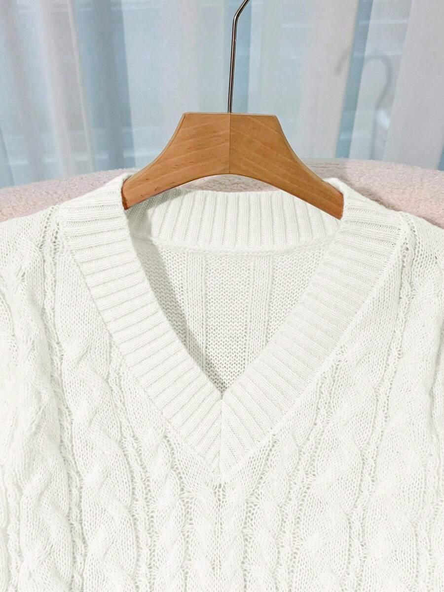 BIAŁY SWETER V-NECK