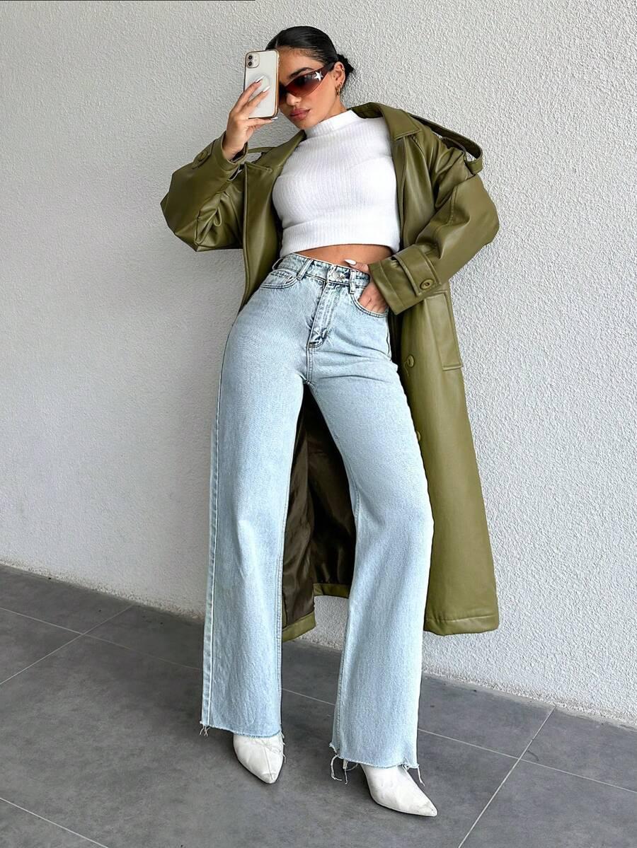 niebieskie spodnie jeans 